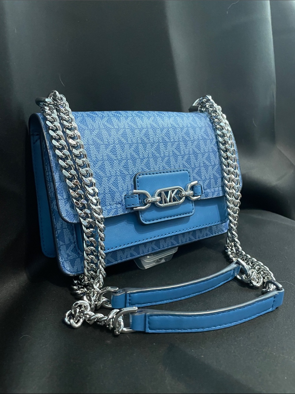 Michael Kors Blue Signature Shoulder or Crossbody bag with Silver Hardware - Picture 2 of 16